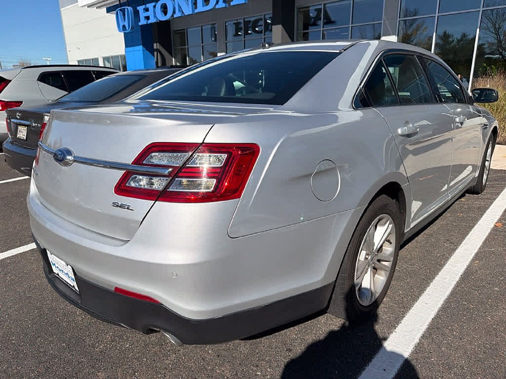 2017 Ford Taurus SEL