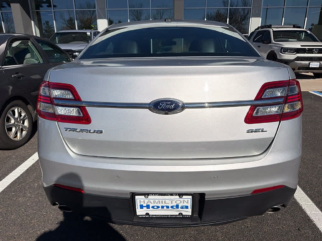 2017 Ford Taurus SEL