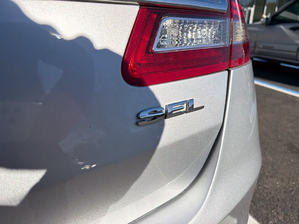 2017 Ford Taurus SEL