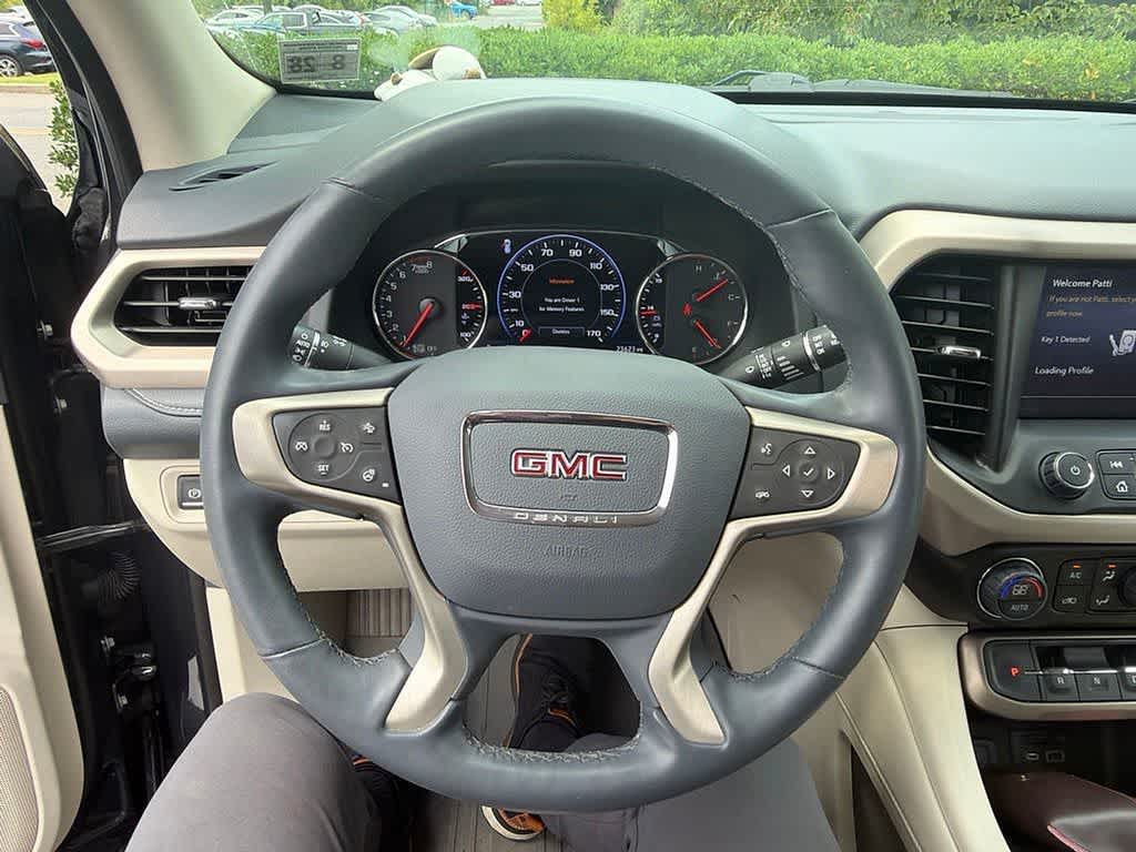 2023 GMC Acadia Denali
