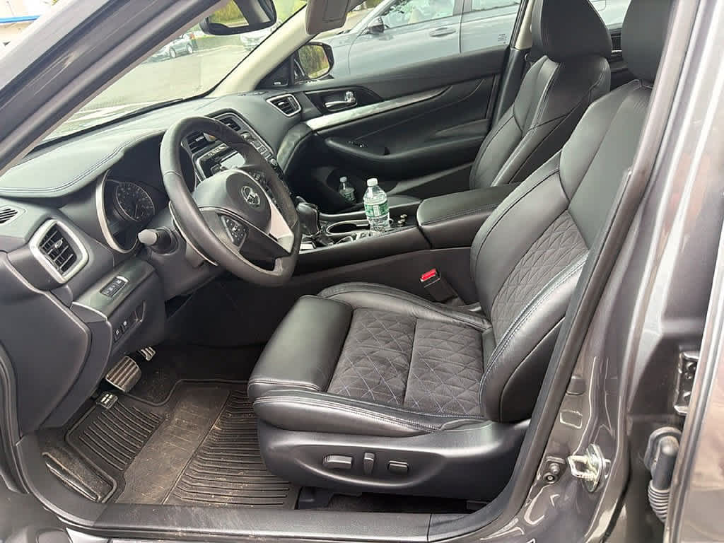 2017 Nissan Maxima SR