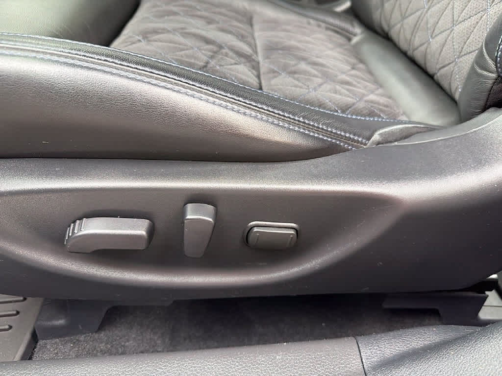 2017 Nissan Maxima SR
