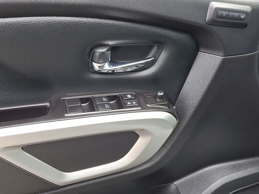 2021 Nissan Titan SL