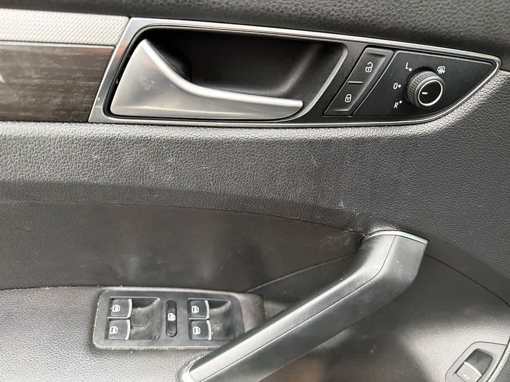 2016 Volkswagen Passat 1.8T SE