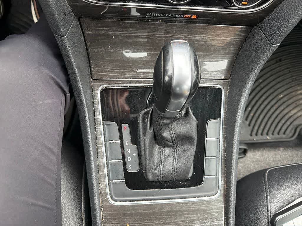 2016 Volkswagen Passat 1.8T SE