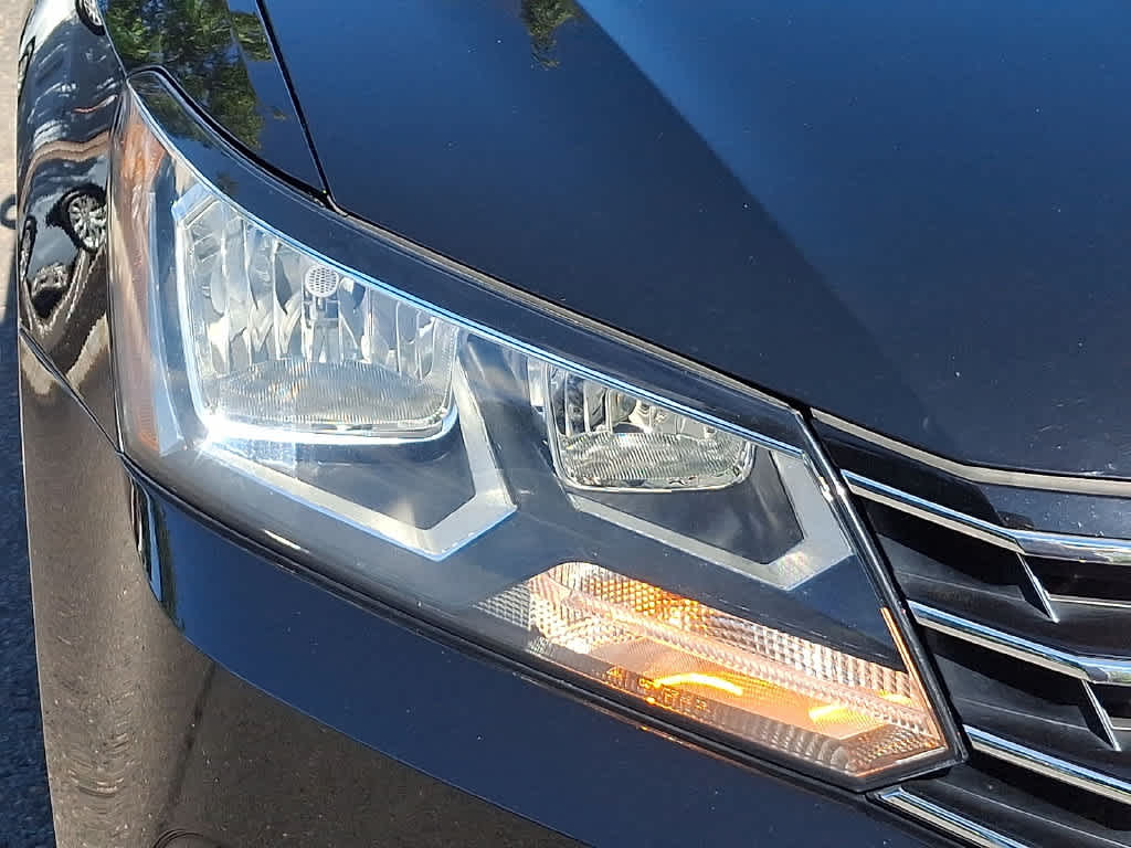 2016 Volkswagen Passat 1.8T SE