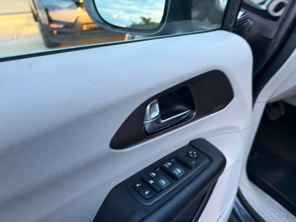 2019 Chrysler Pacifica Touring L