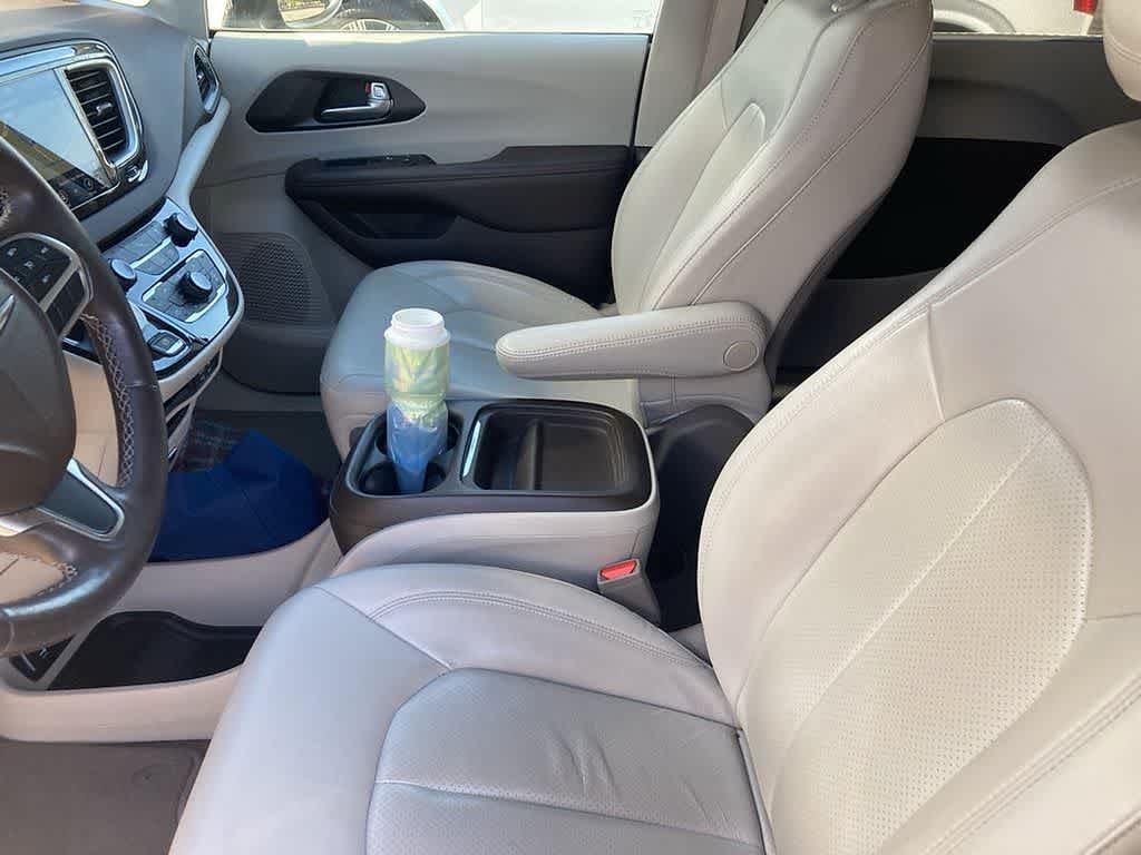 2020 Chrysler Pacifica Touring L