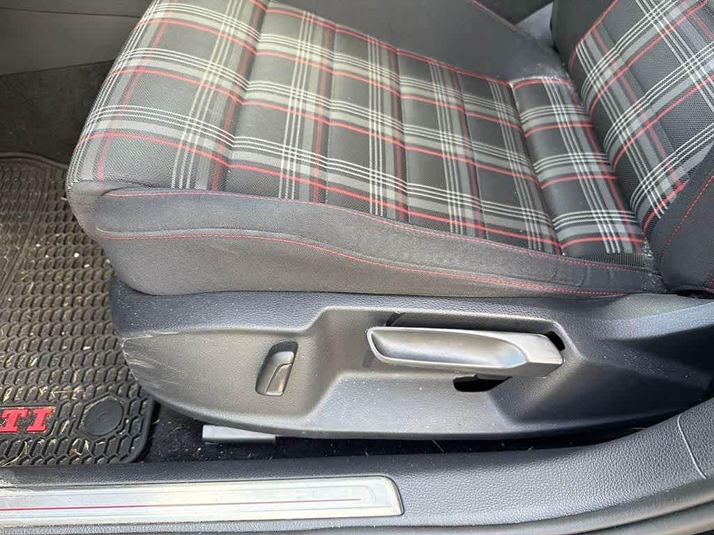 2021 Volkswagen Golf GTI S