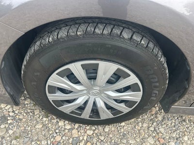 2018 Toyota Camry Hybrid LE