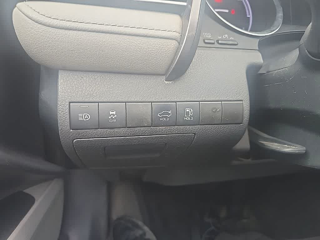 2019 Toyota Camry Hybrid LE