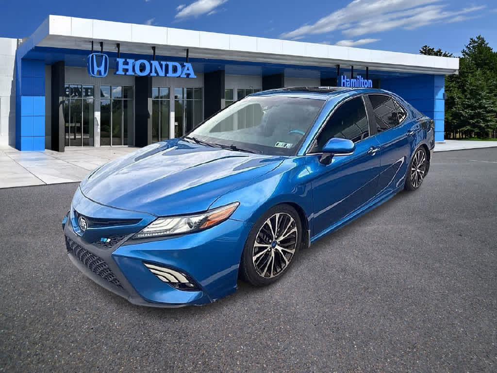 2020 Toyota Camry SE