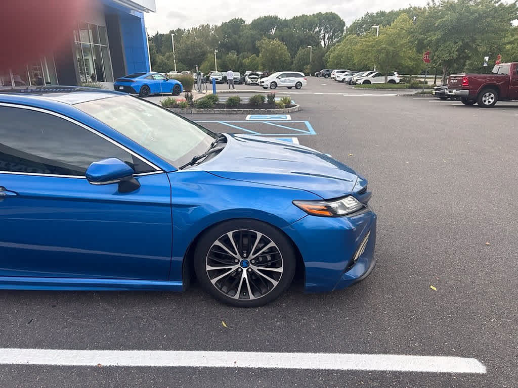 2020 Toyota Camry SE