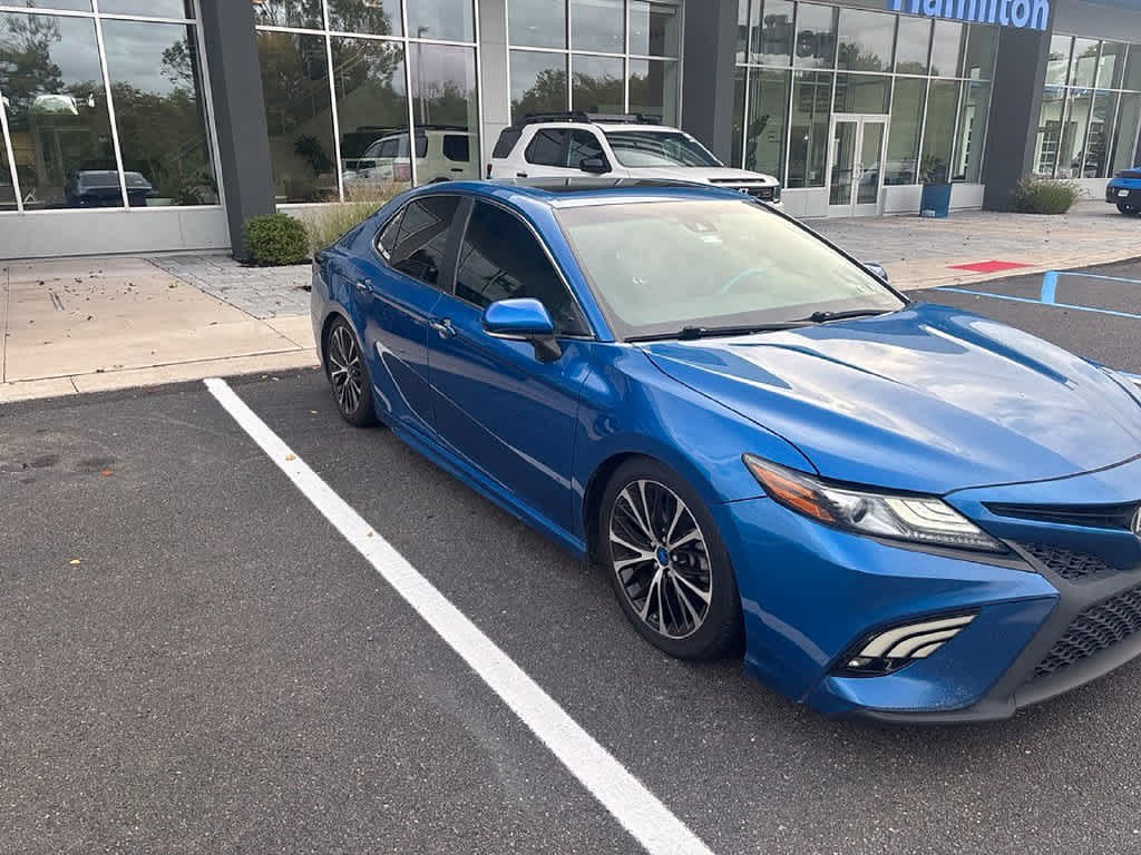2020 Toyota Camry SE