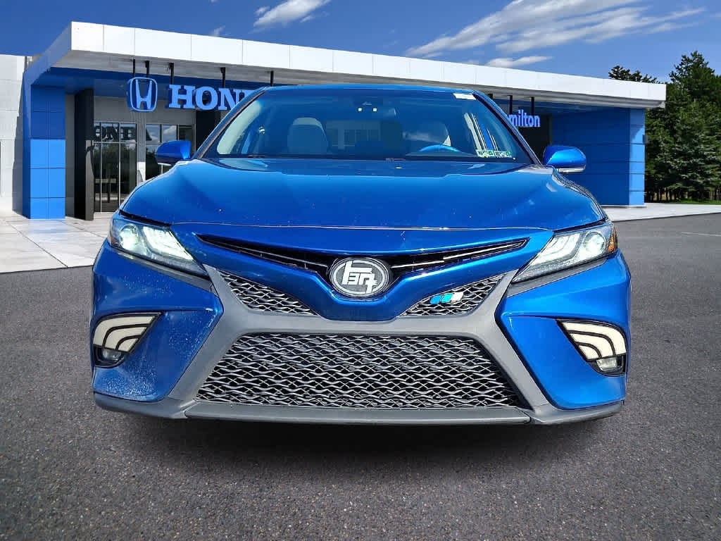 2020 Toyota Camry SE