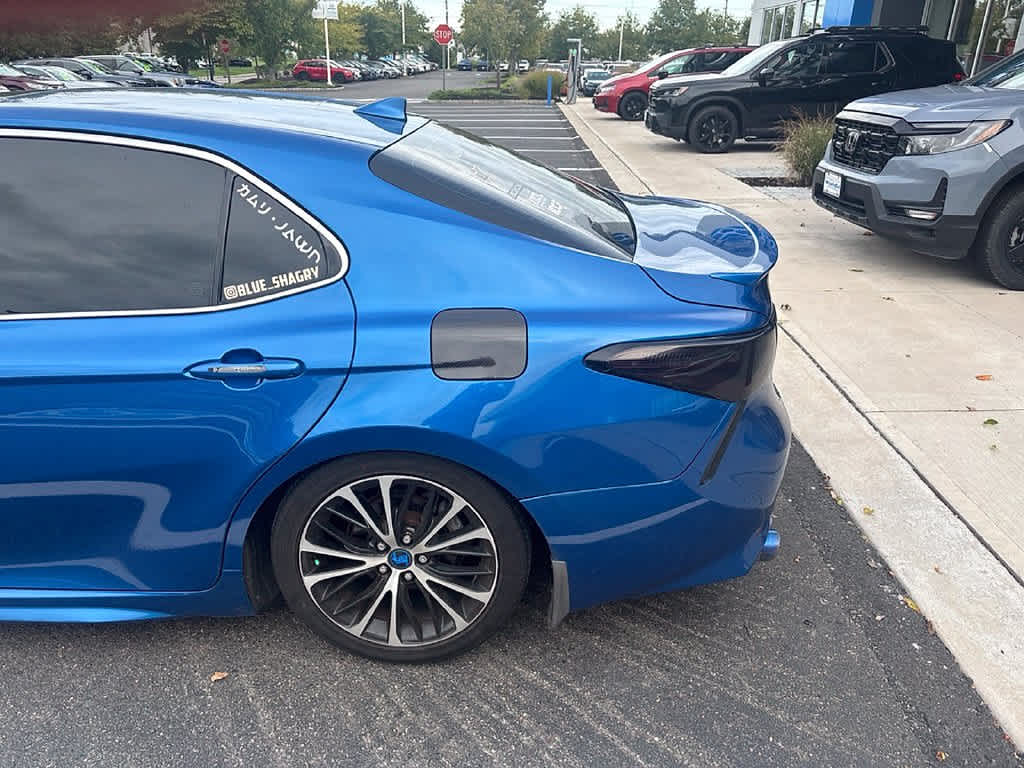 2020 Toyota Camry SE