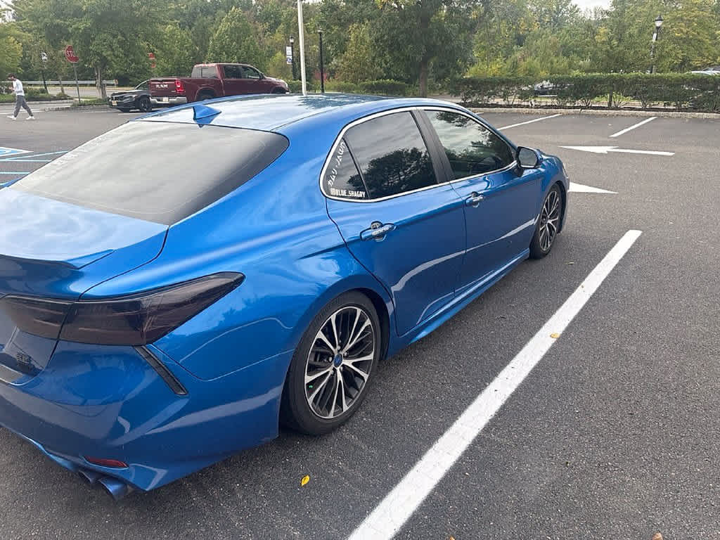 2020 Toyota Camry SE