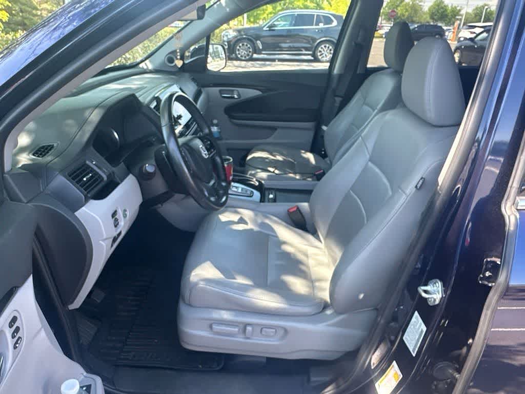 2022 Honda Pilot Touring 7-Passenger