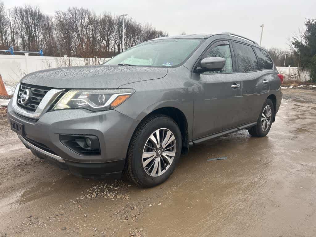 2017 Nissan Pathfinder SL