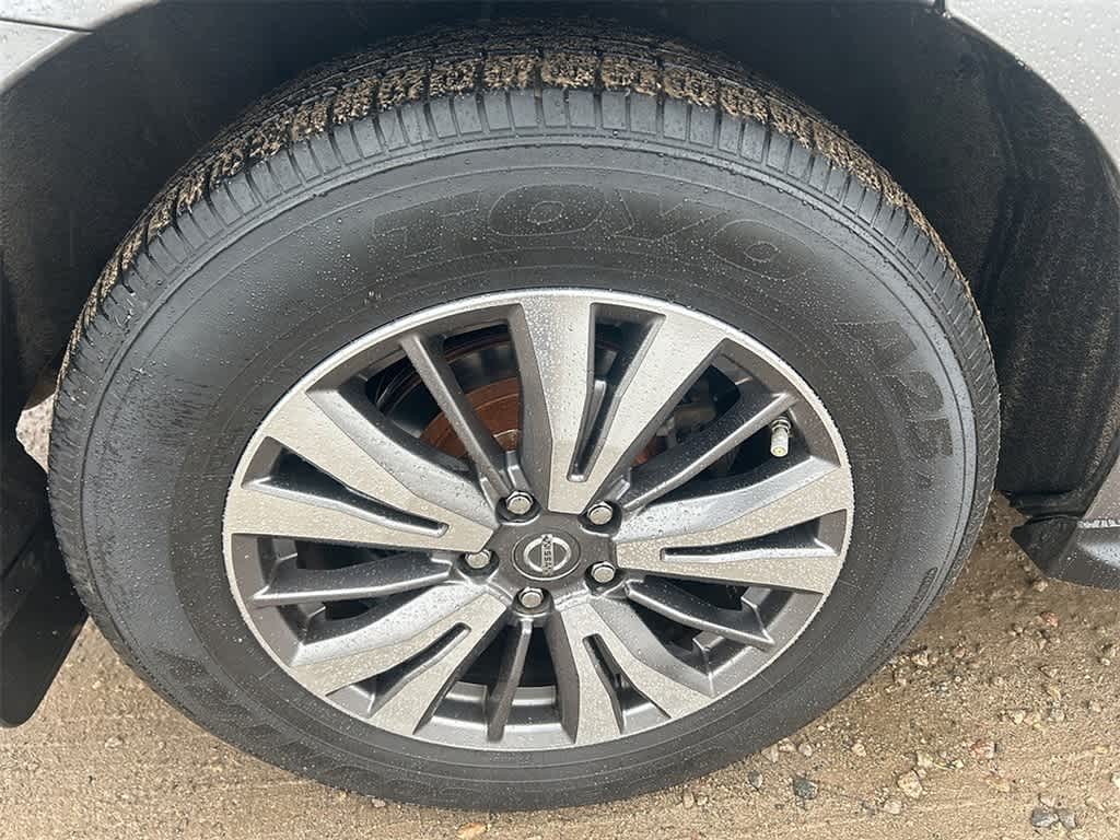 2017 Nissan Pathfinder SL