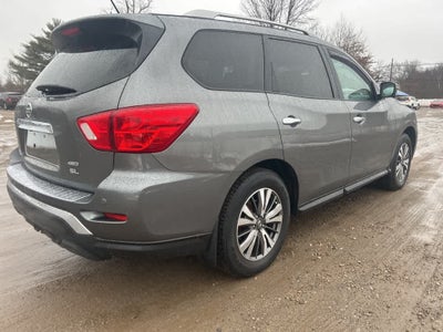 2017 Nissan Pathfinder SL