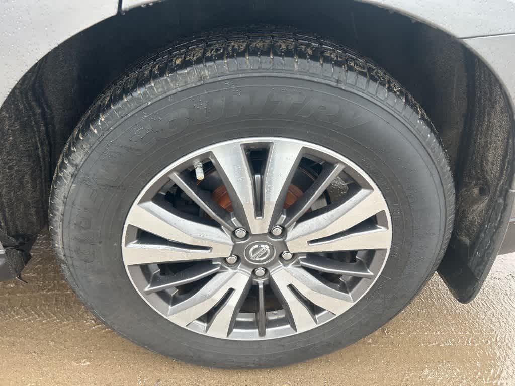 2017 Nissan Pathfinder SL