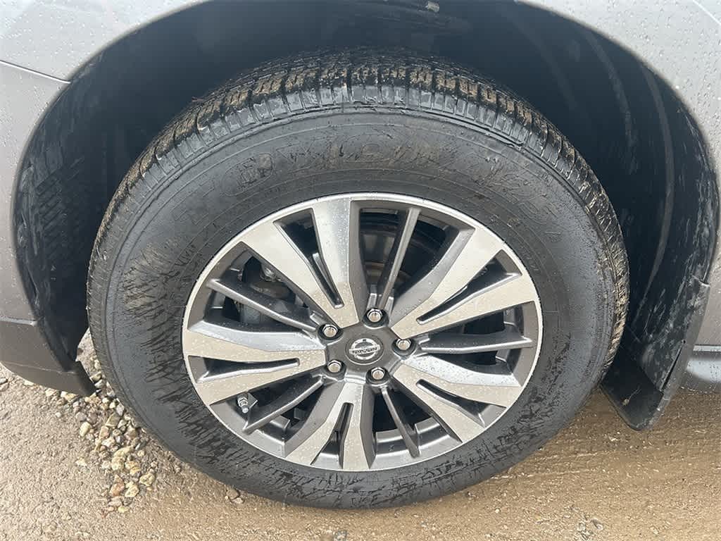 2017 Nissan Pathfinder SL