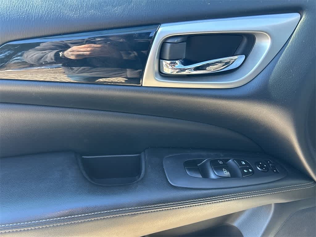 2018 Nissan Pathfinder SV