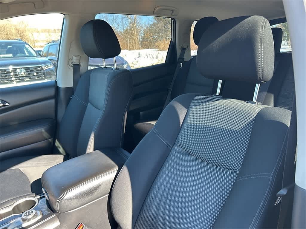 2018 Nissan Pathfinder SV