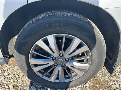 2018 Nissan Pathfinder SV