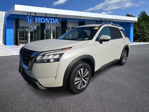 2024 Nissan Pathfinder Base