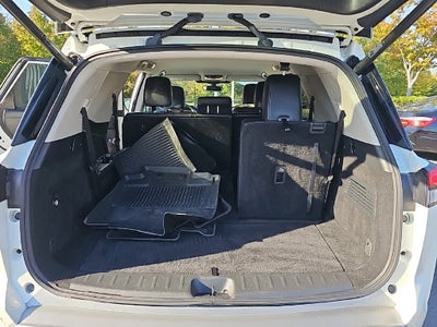 2024 Nissan Pathfinder Base