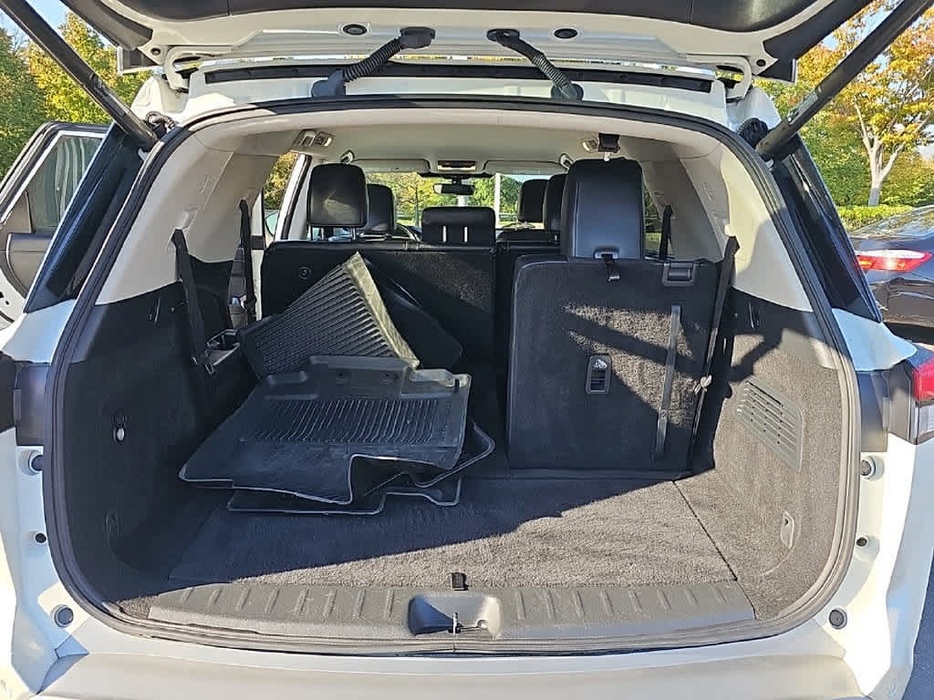 2024 Nissan Pathfinder Base