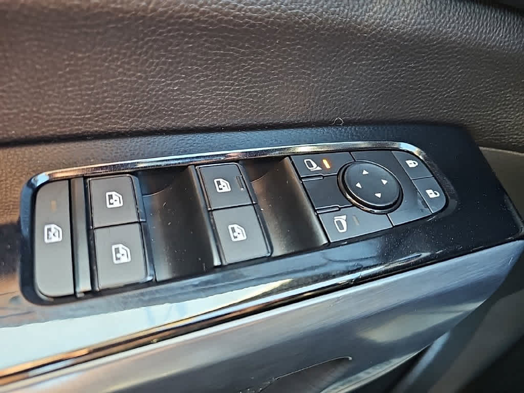 2024 Nissan Pathfinder Base