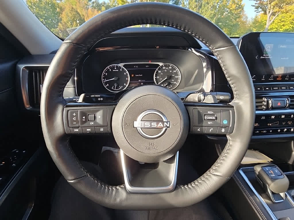 2024 Nissan Pathfinder Base