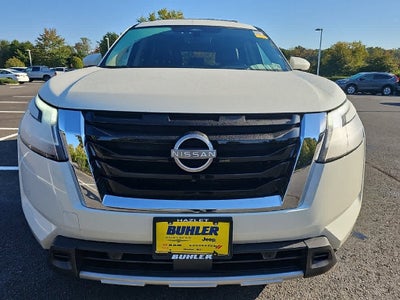 2024 Nissan Pathfinder Base