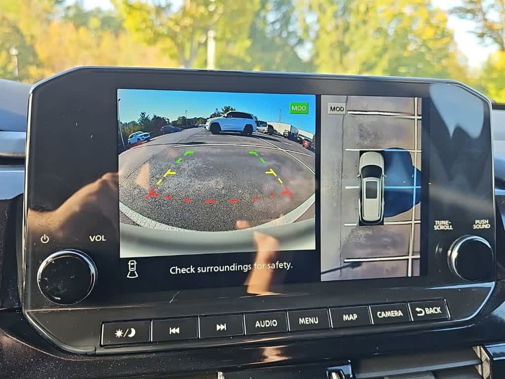 2024 Nissan Pathfinder Base