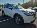 2024 Nissan Pathfinder Base
