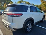 2024 Nissan Pathfinder Base