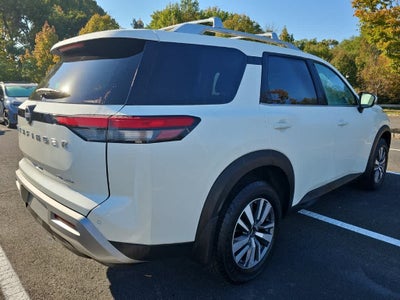2024 Nissan Pathfinder Base