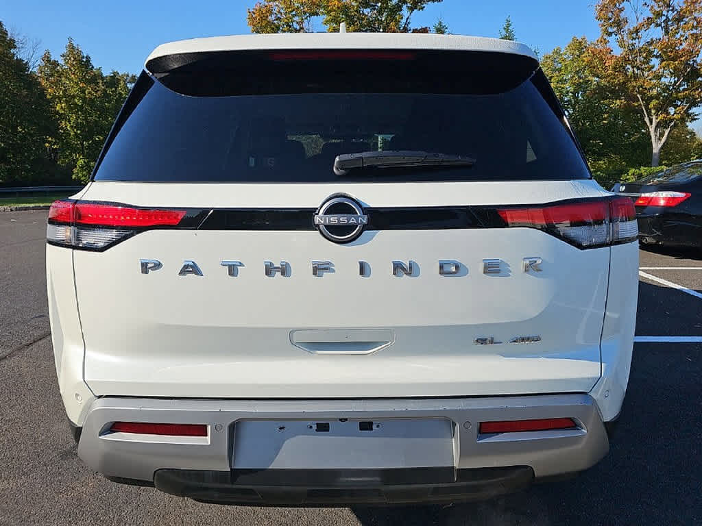 2024 Nissan Pathfinder Base