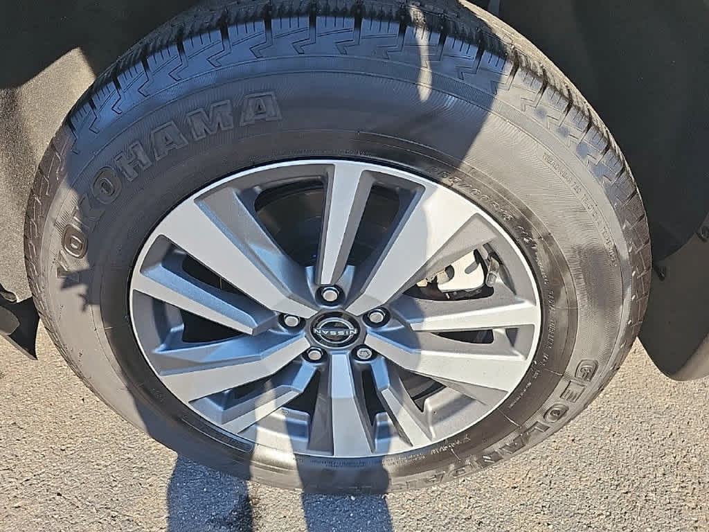 2024 Nissan Pathfinder Base