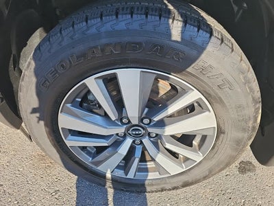 2024 Nissan Pathfinder Base