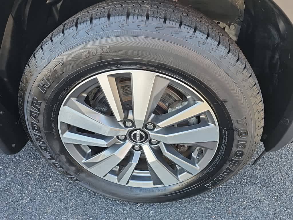 2024 Nissan Pathfinder Base