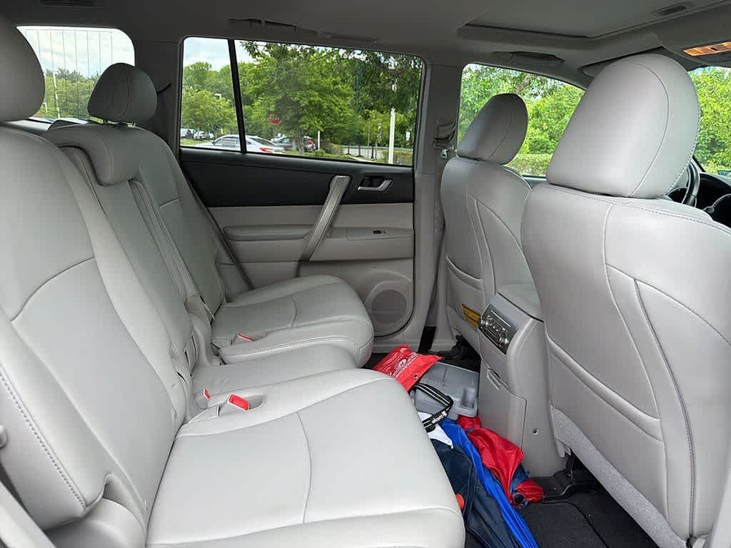 2013 Toyota Highlander SE