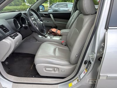 2013 Toyota Highlander SE