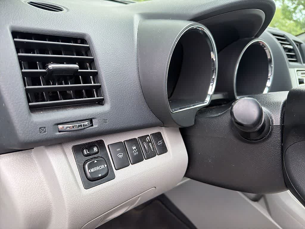 2013 Toyota Highlander SE