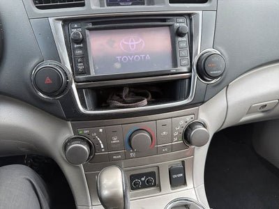 2013 Toyota Highlander SE