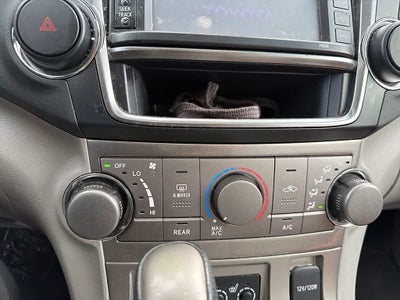 2013 Toyota Highlander SE