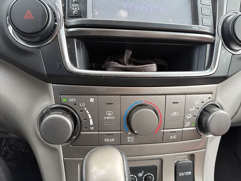2013 Toyota Highlander SE
